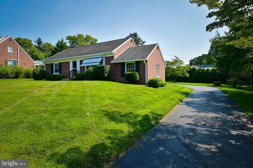 Photo of 1865 Amity Drive, LANCASTER, PA 17601 (MLS # PALA2073736)