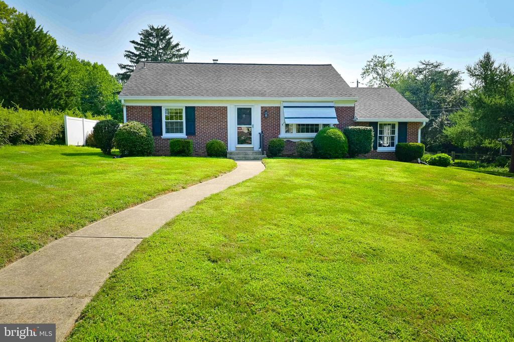 Photo of 1865 Amity Drive, LANCASTER, PA 17601 (MLS # PALA2073736)