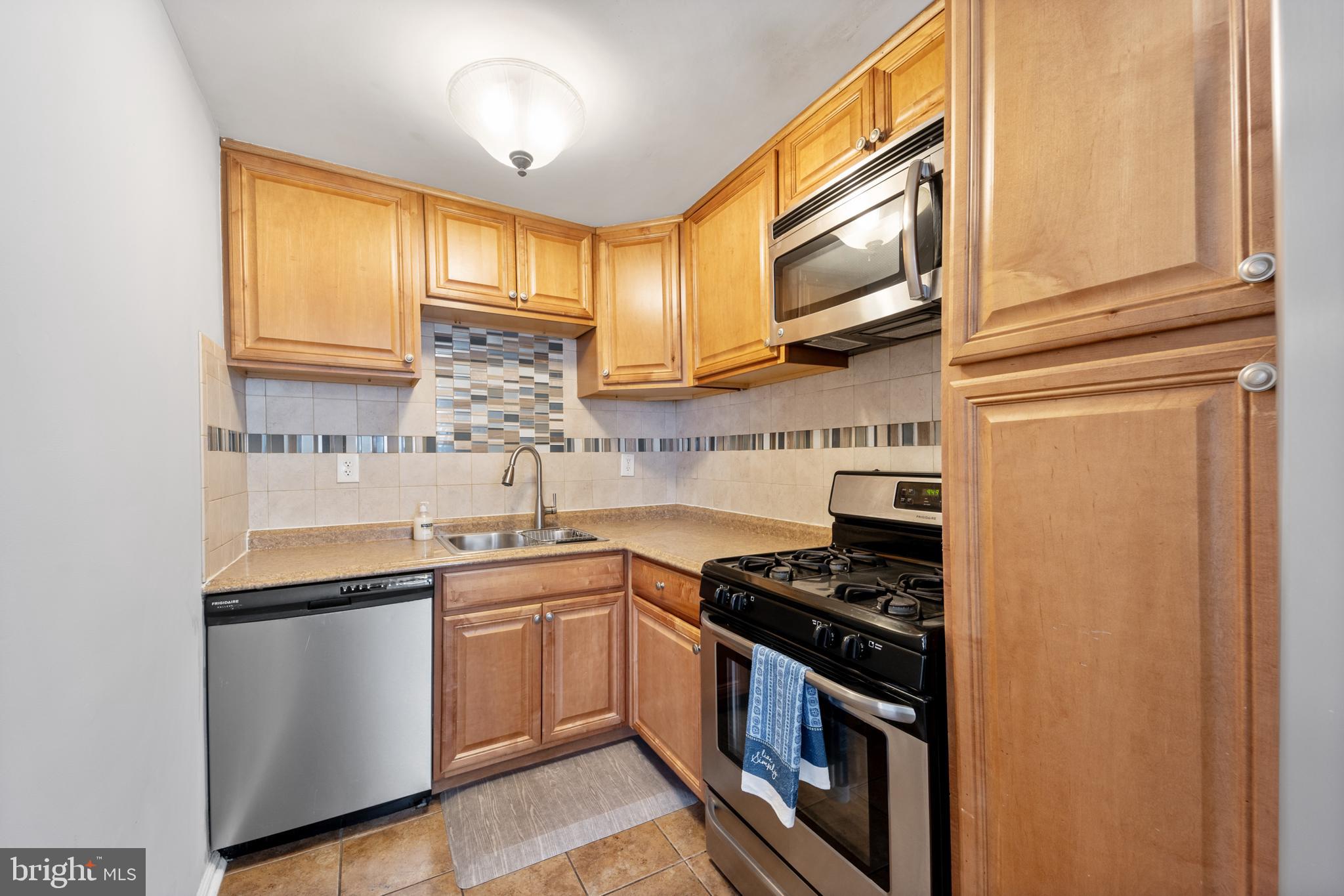 DELMAR VILLAGE - Residential