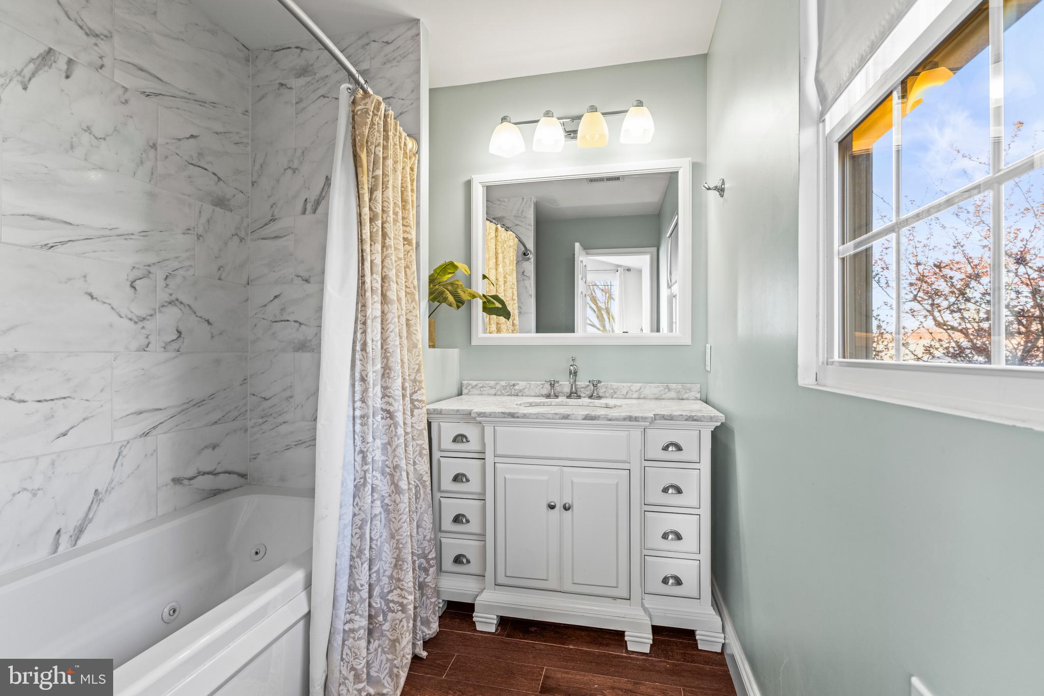 GLENHURST - Residential