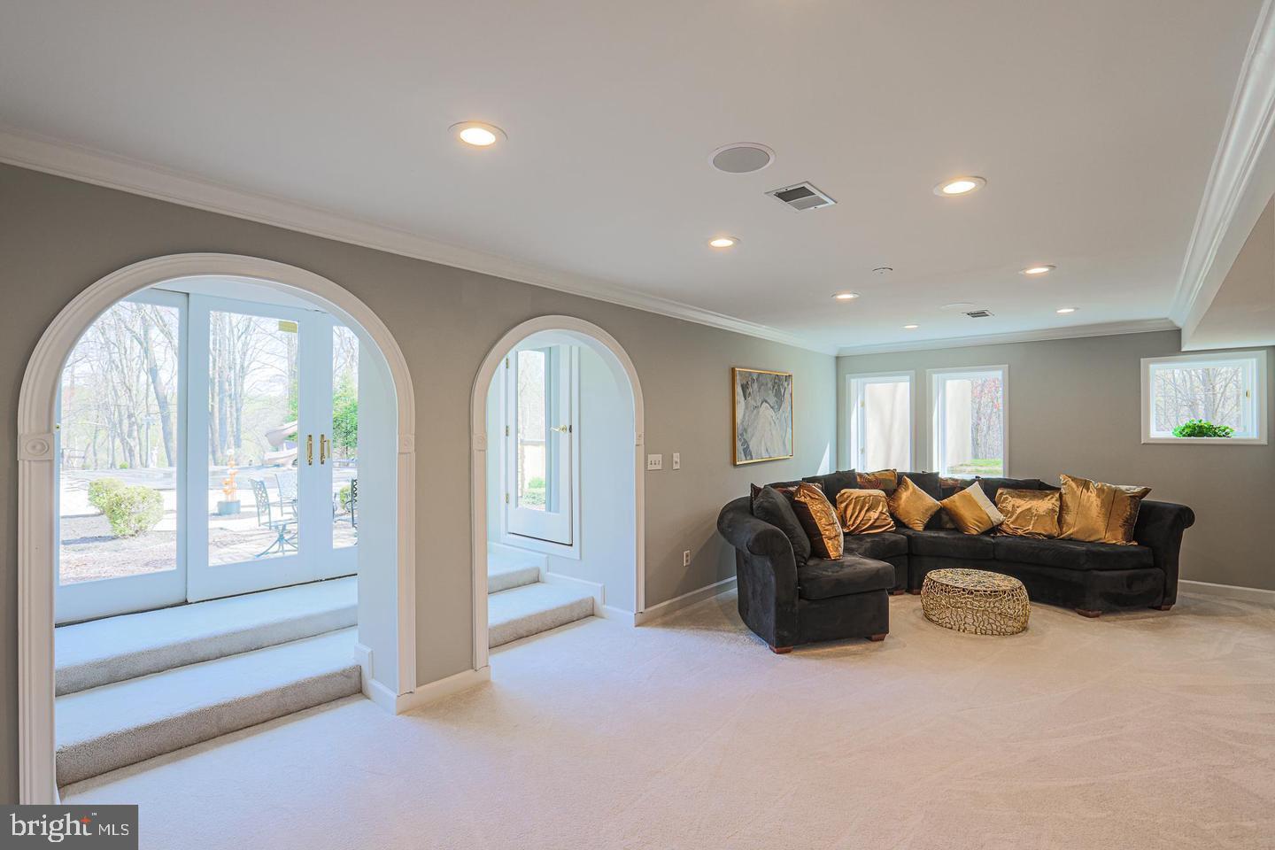 OWINGS MILLS - Residential