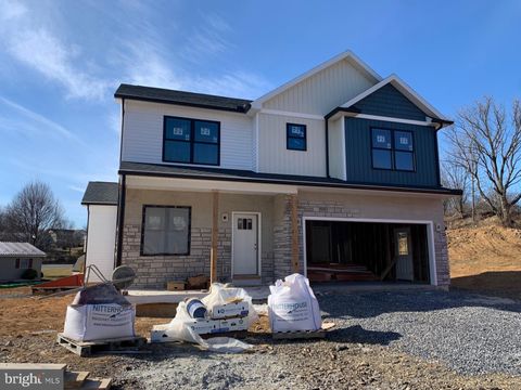 695 KARVOIS COURT CHAMBERSBURG PA 17202