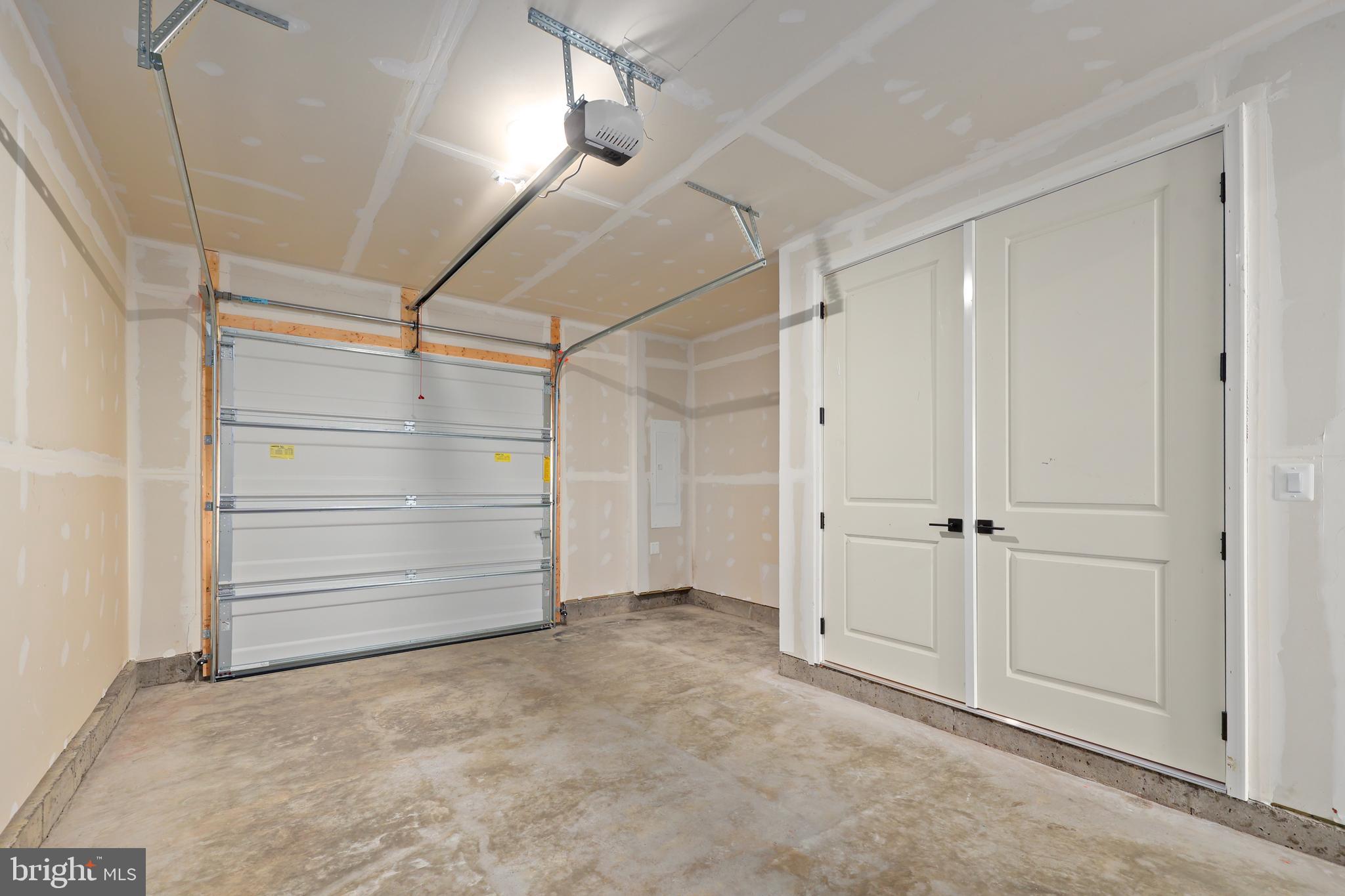 THE GROVE AT JACKSON VILLAGE - Residential Lease