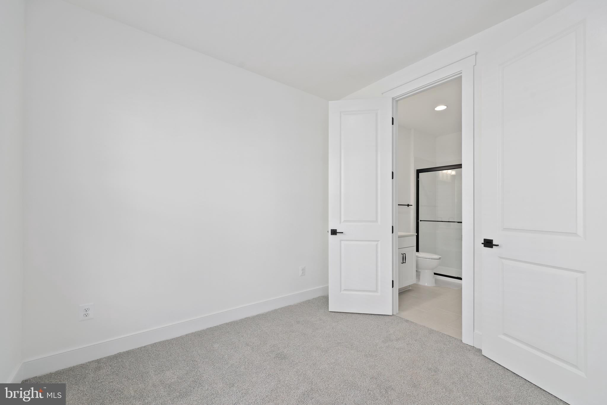 THE GROVE AT JACKSON VILLAGE - Residential Lease