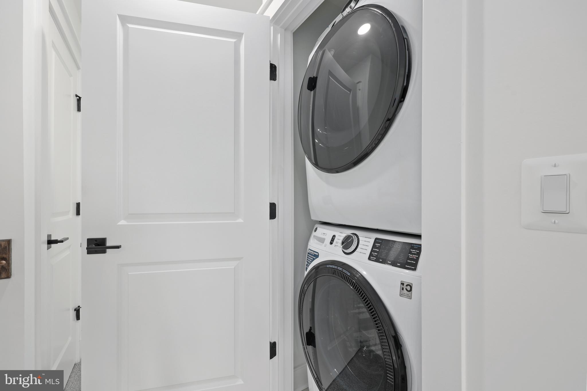 THE GROVE AT JACKSON VILLAGE - Residential Lease