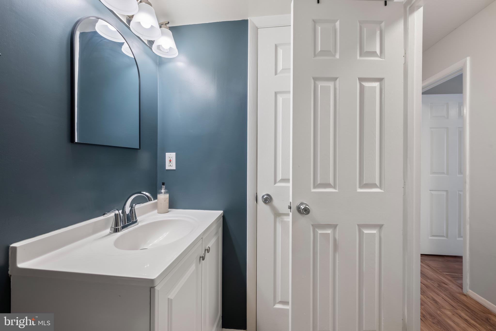 HAMPSTEAD VALLEY - Residential