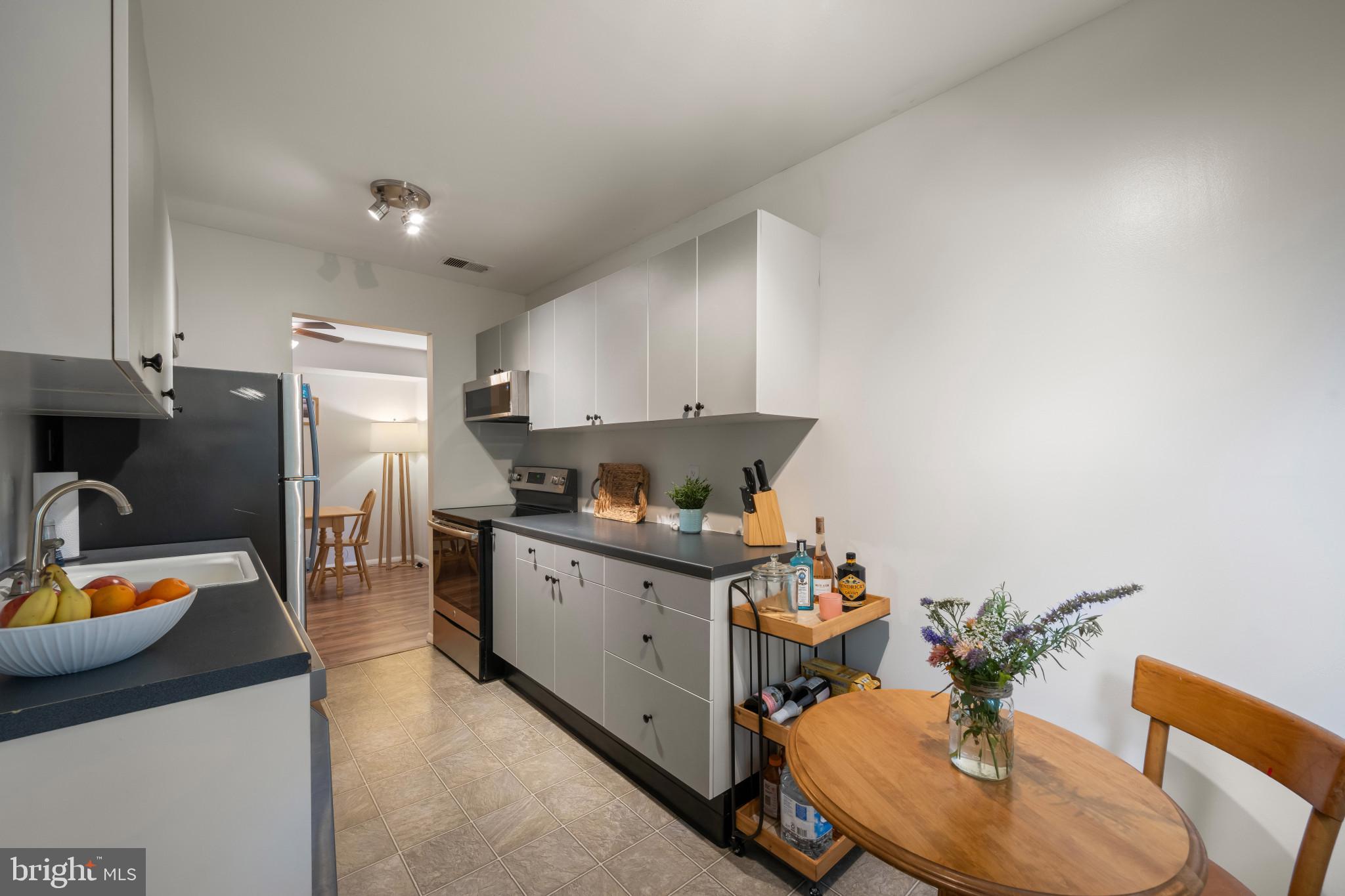 HAMPSTEAD VALLEY - Residential