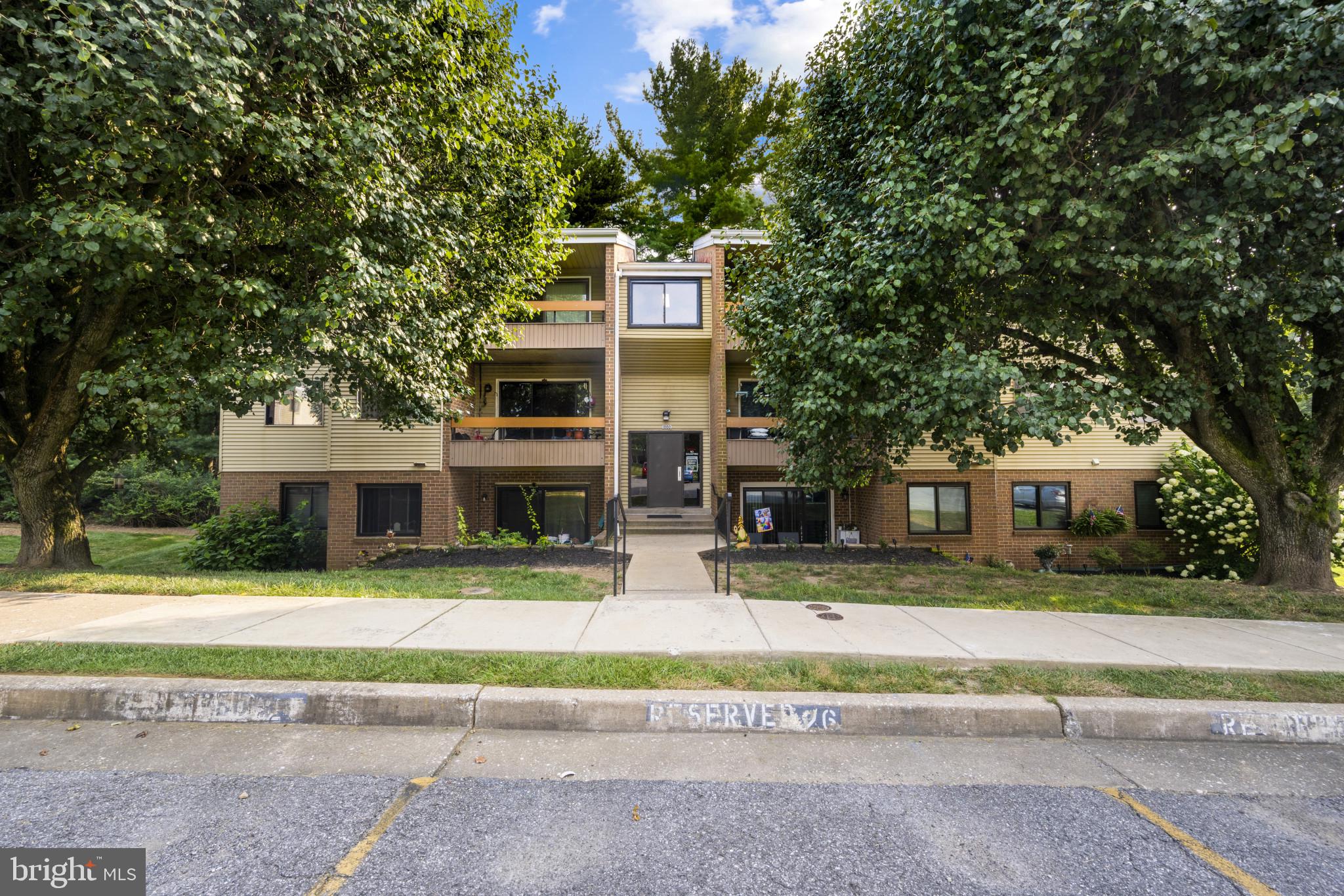 HAMPSTEAD VALLEY - Residential