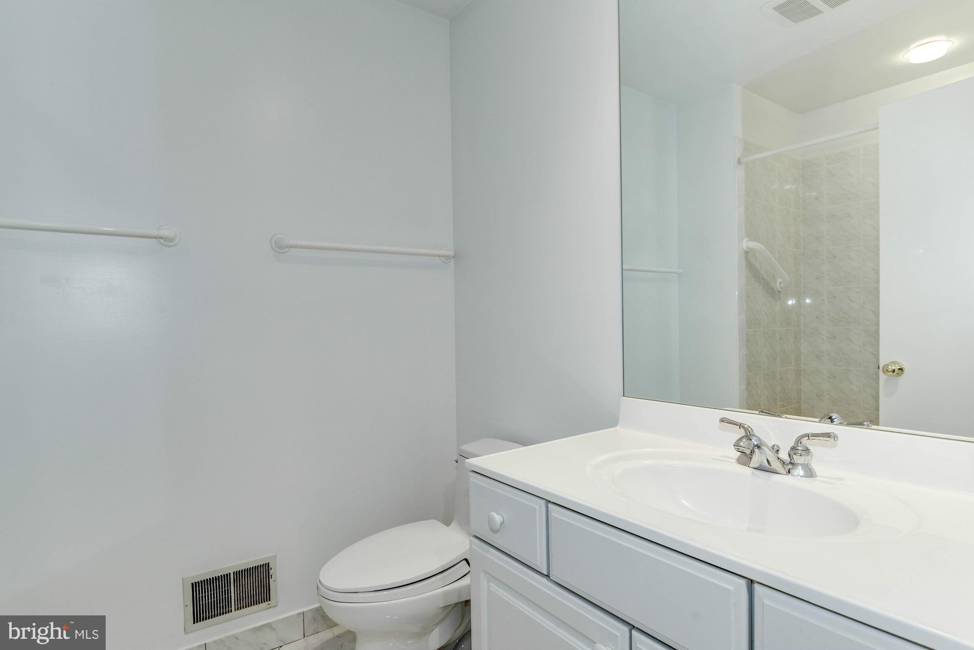 GREENWICH FOREST - Residential