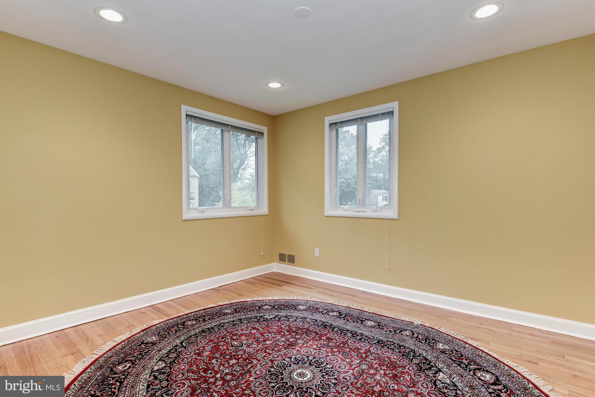 GREENWICH FOREST - Residential