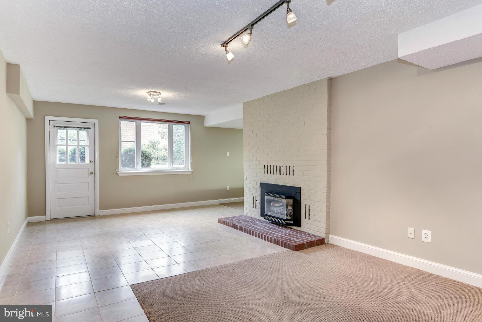 GREENWICH FOREST - Residential