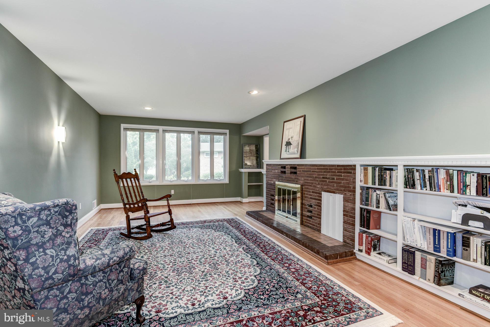 GREENWICH FOREST - Residential