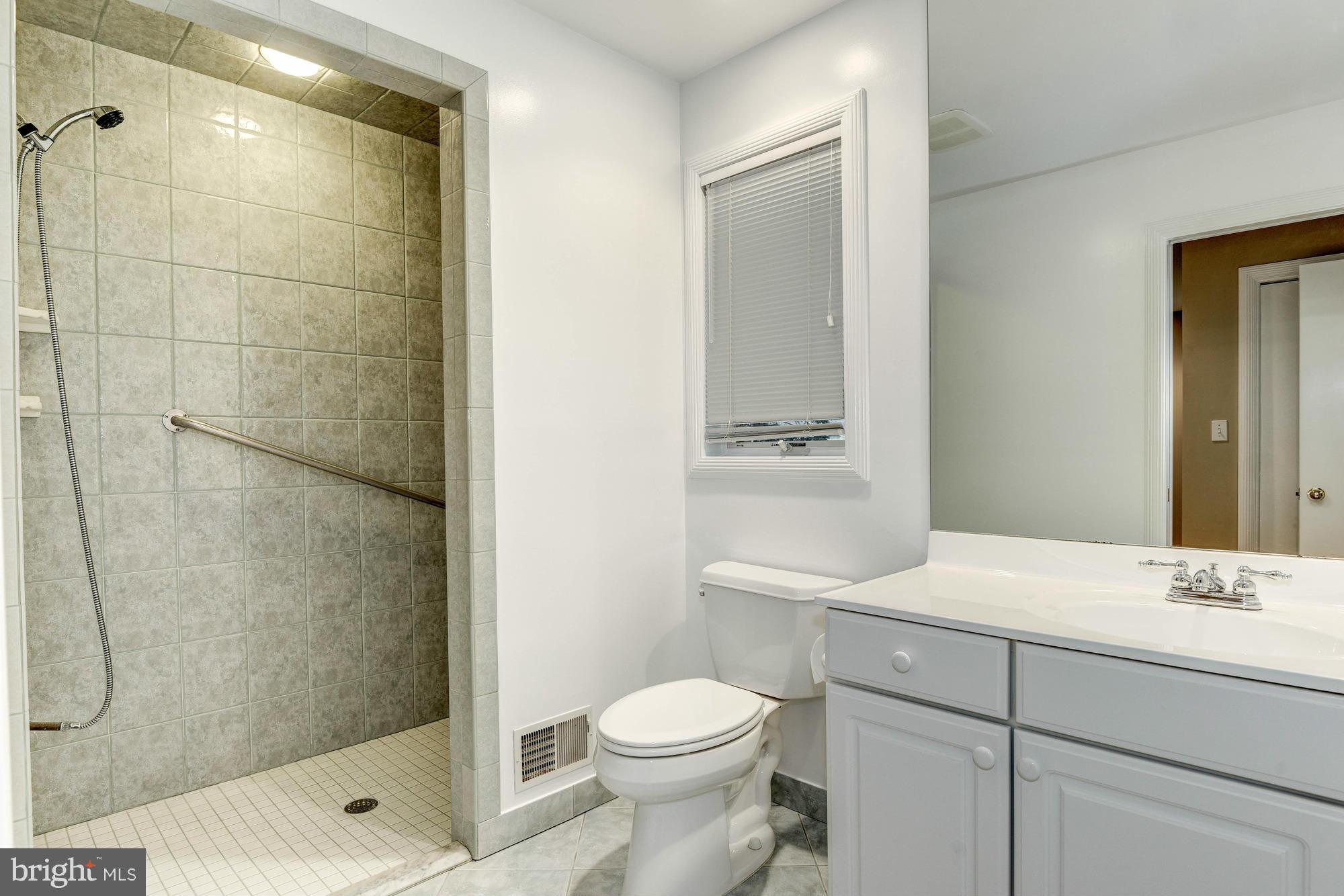 GREENWICH FOREST - Residential