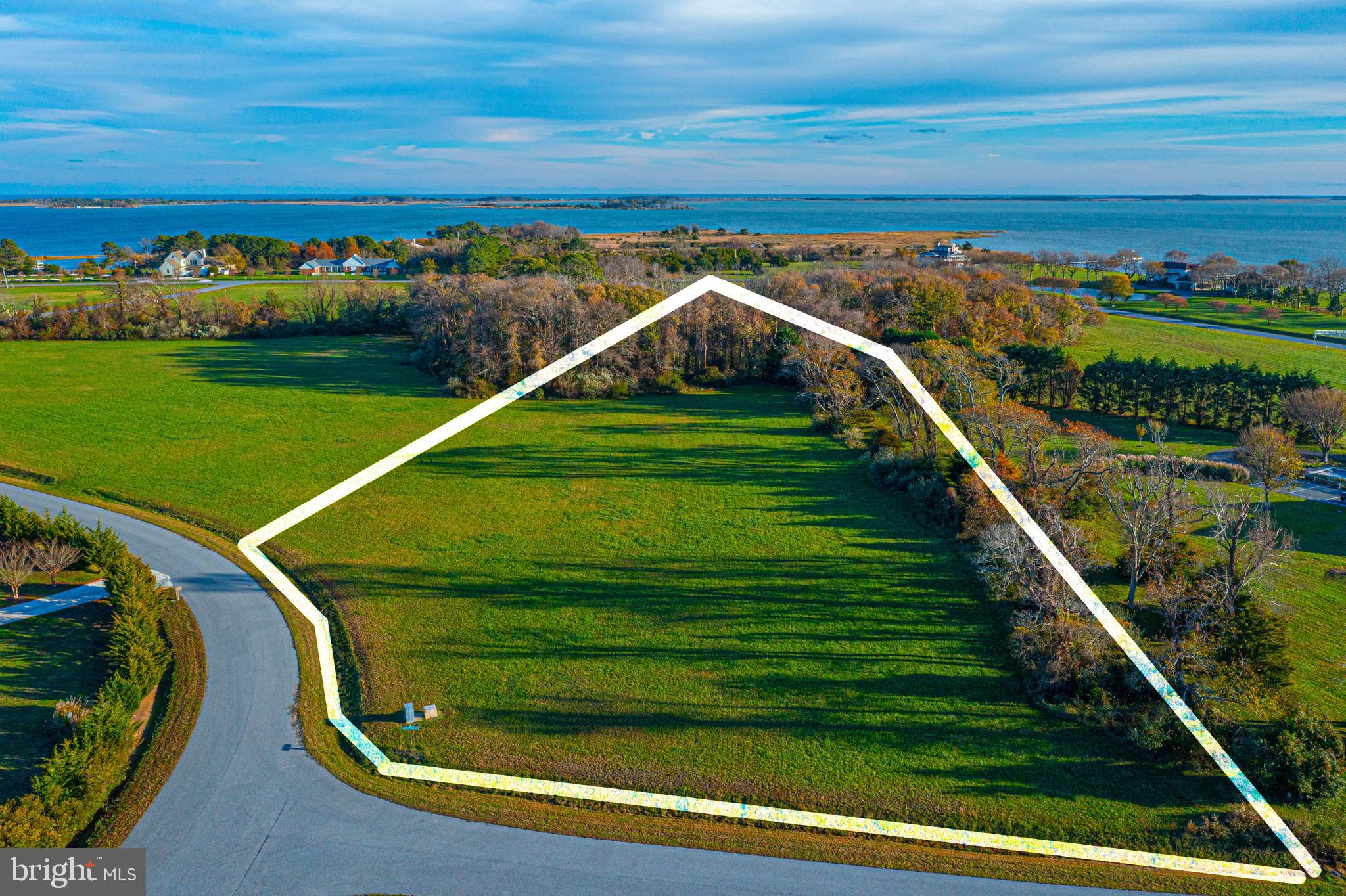 SOUTH POINT FARMS - Land