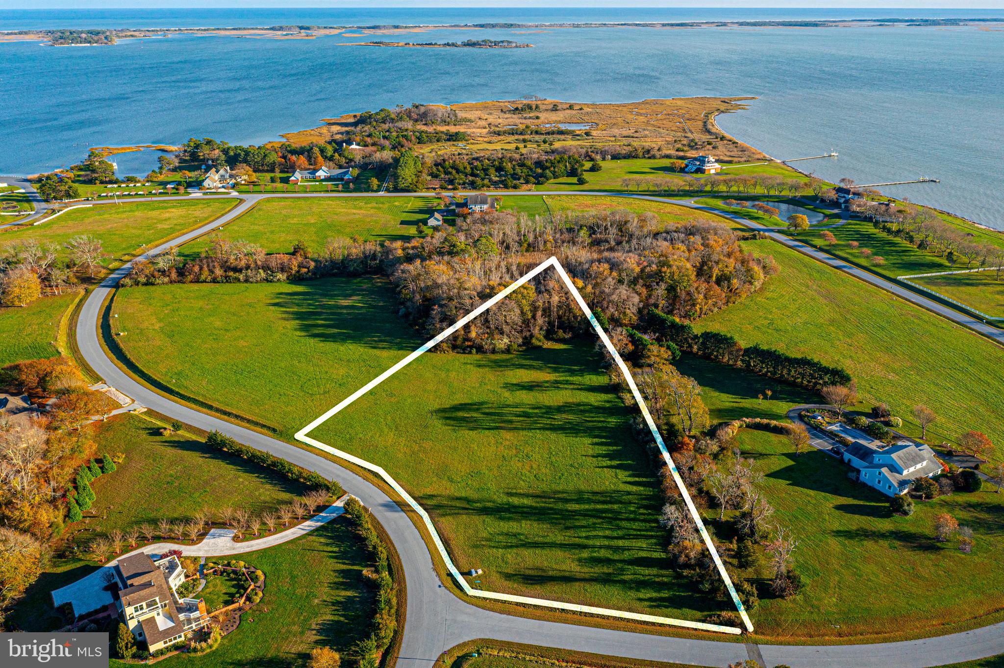 SOUTH POINT FARMS - Land