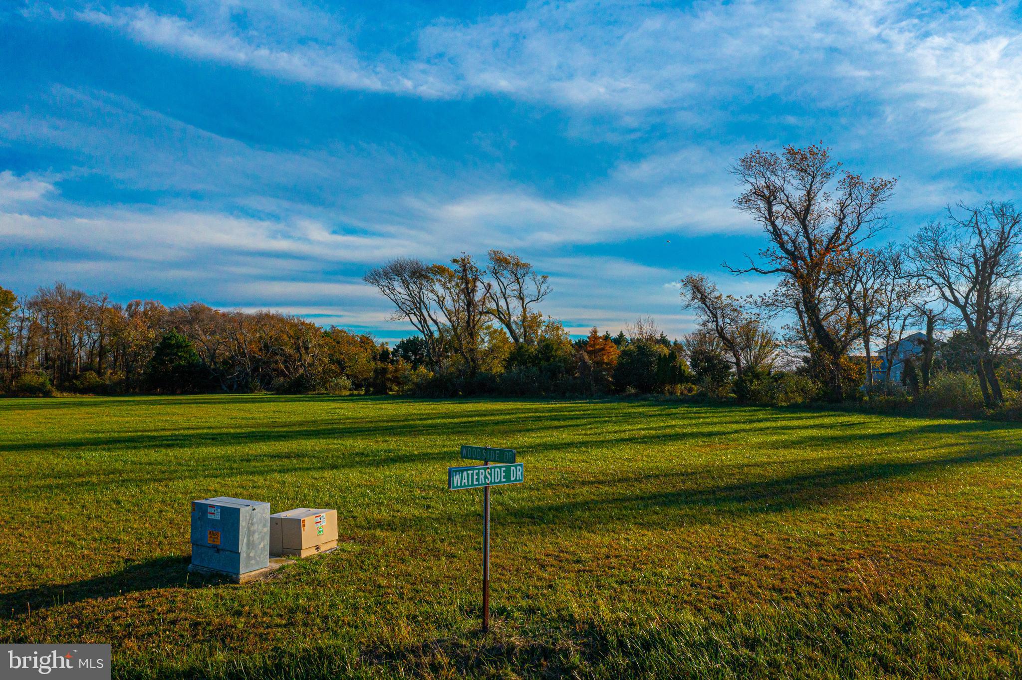 SOUTH POINT FARMS - Land