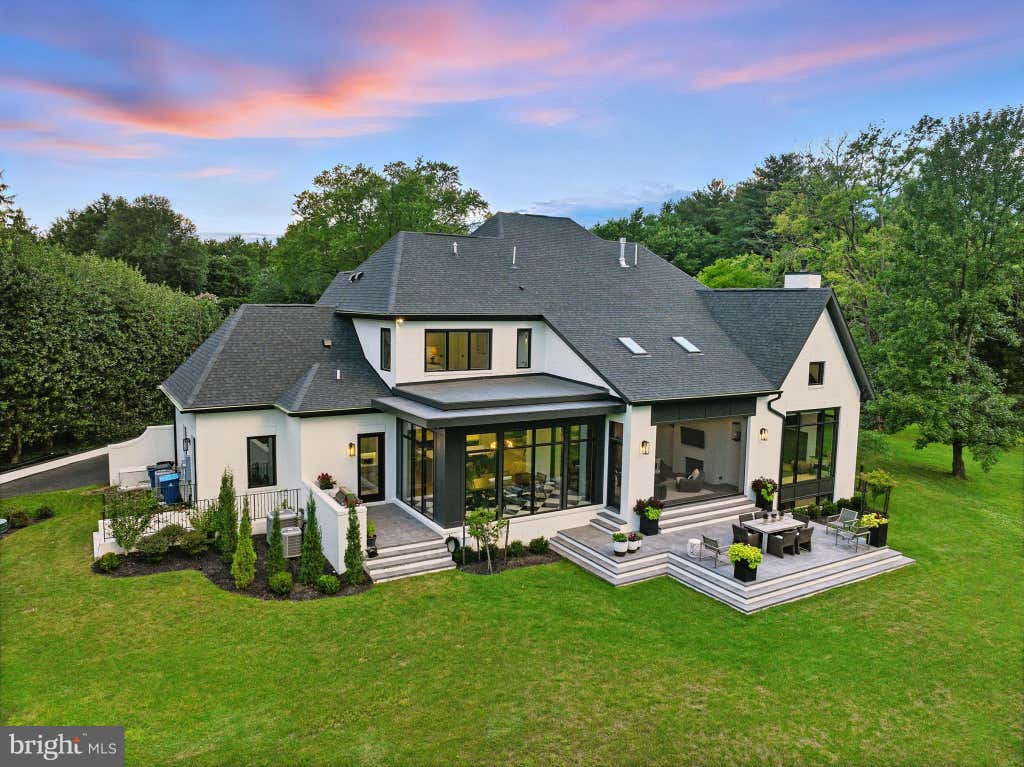 Photo of 1200 Jossie Lane, MCLEAN, VA 22102 (MLS # VAFX2328558)