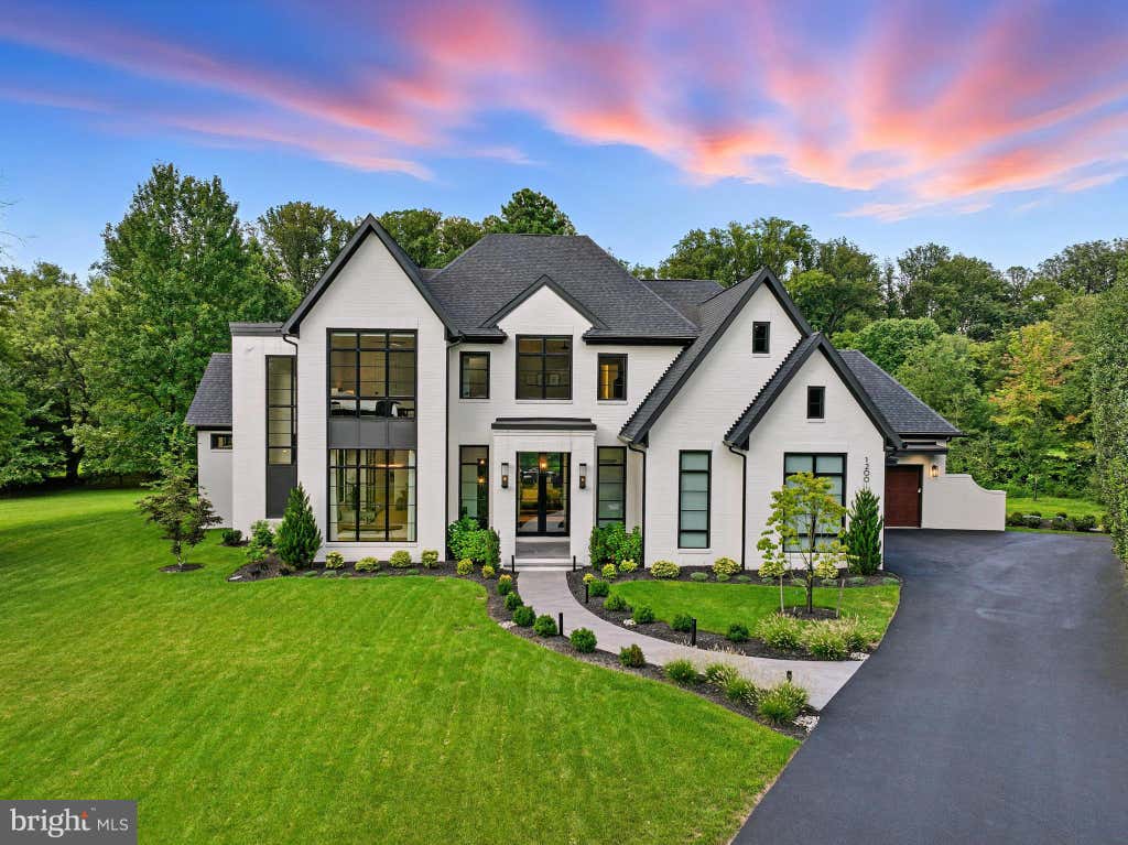 Photo of 1200 Jossie Lane, MCLEAN, VA 22102 (MLS # VAFX2328558)
