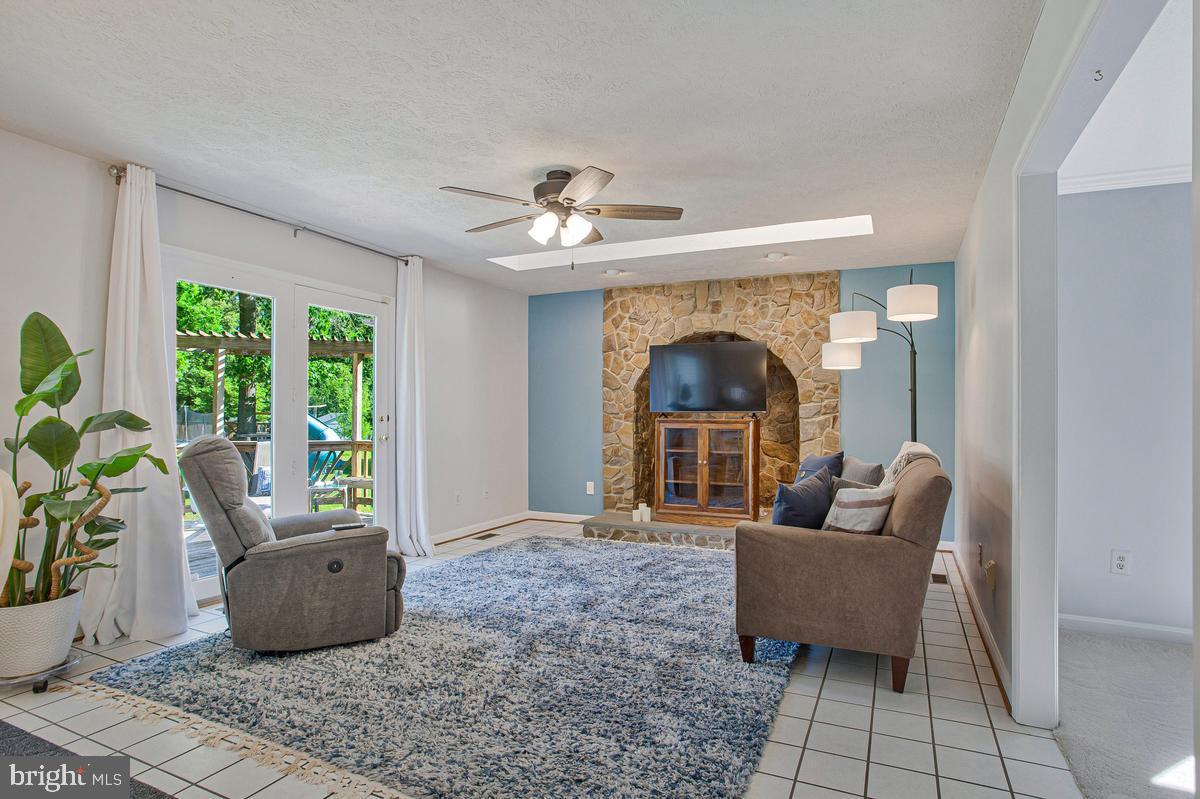 ELMHURST STATION - Residential