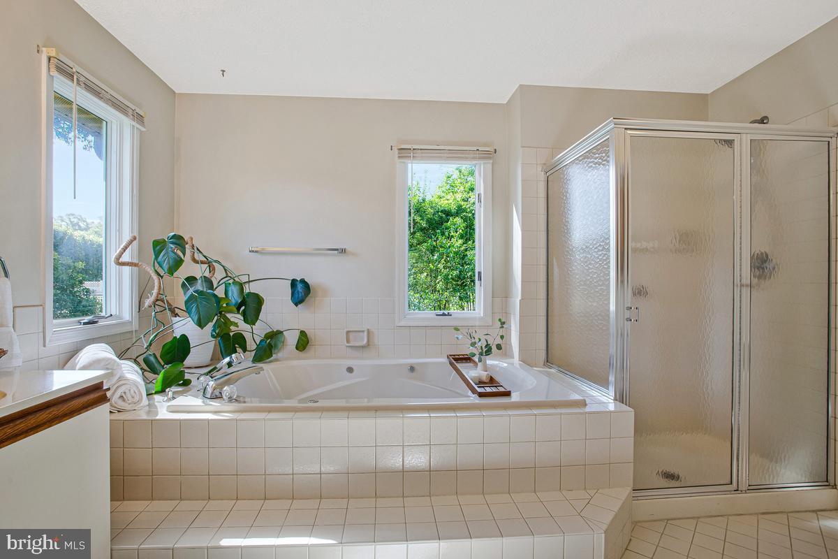 ELMHURST STATION - Residential