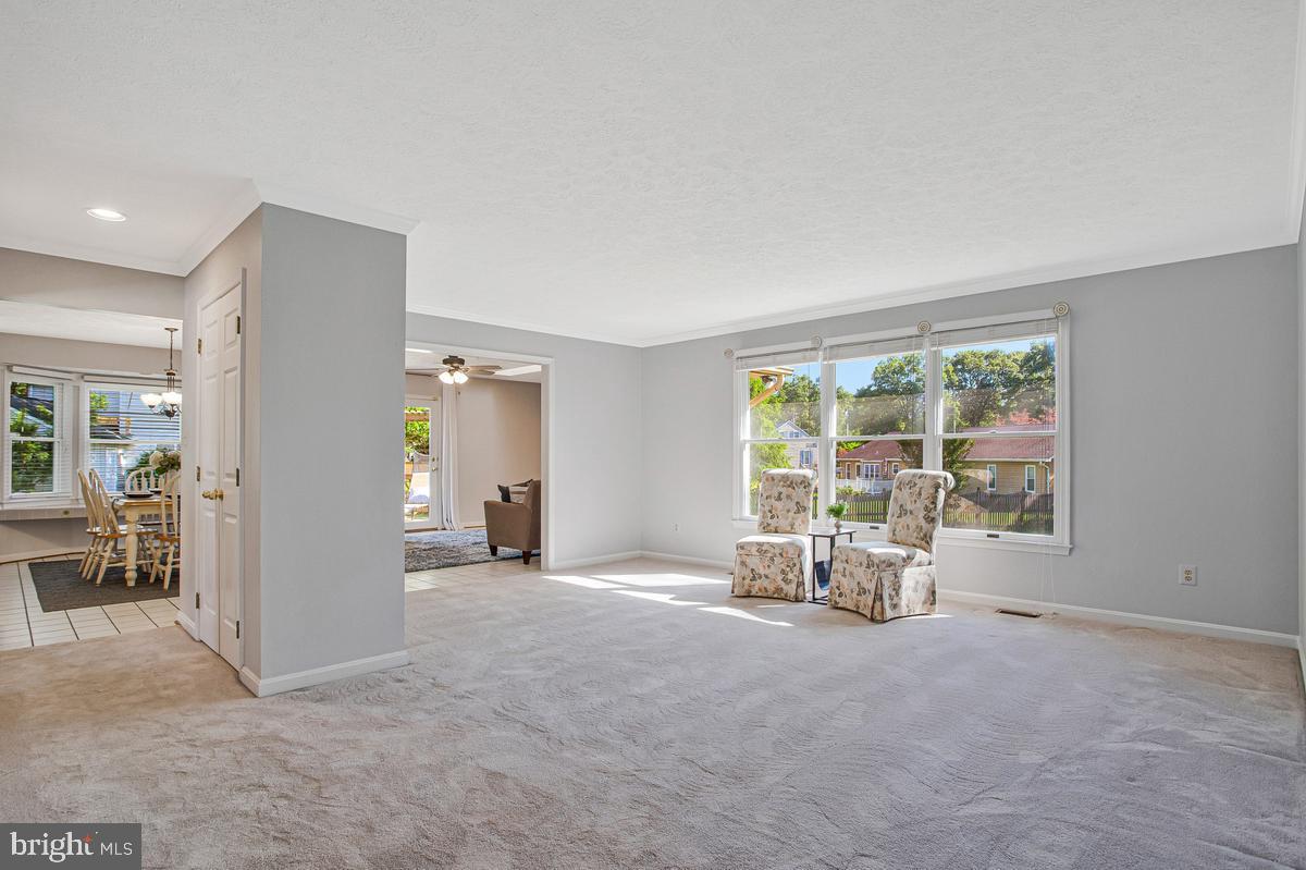 ELMHURST STATION - Residential
