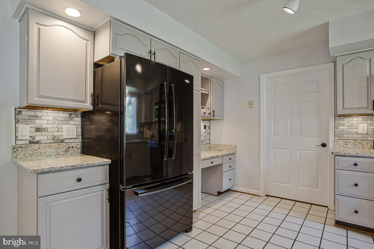 ELMHURST STATION - Residential
