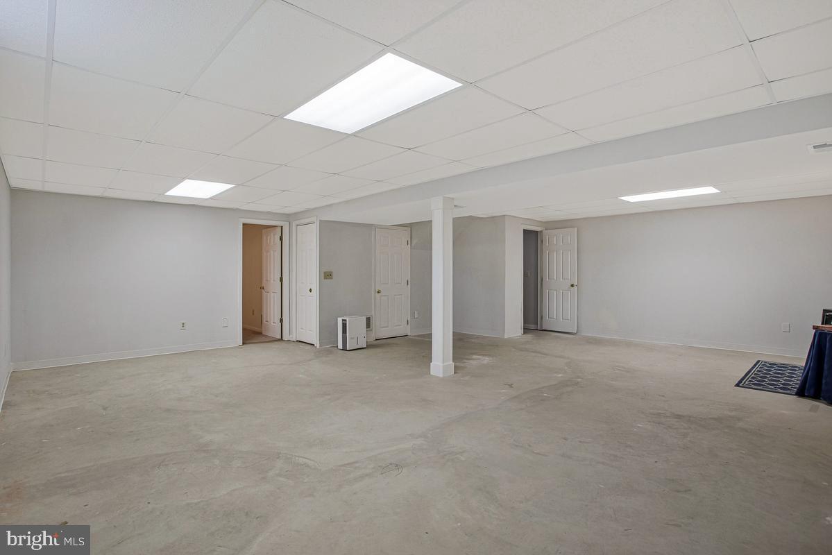 ELMHURST STATION - Residential