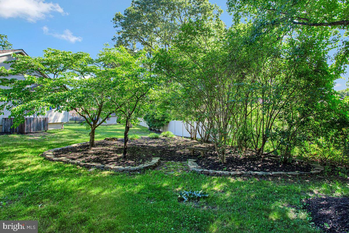 ELMHURST STATION - Residential
