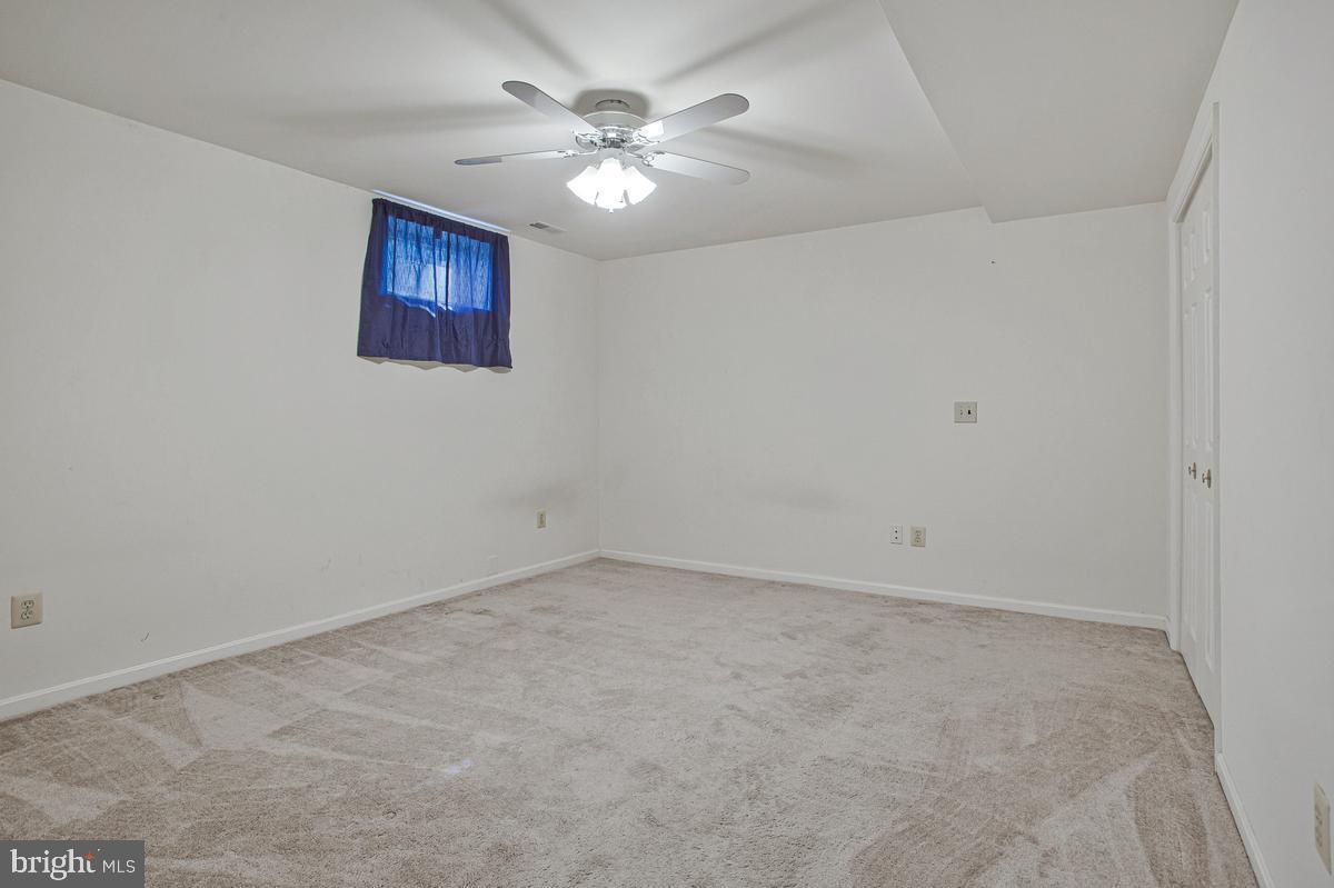 ELMHURST STATION - Residential