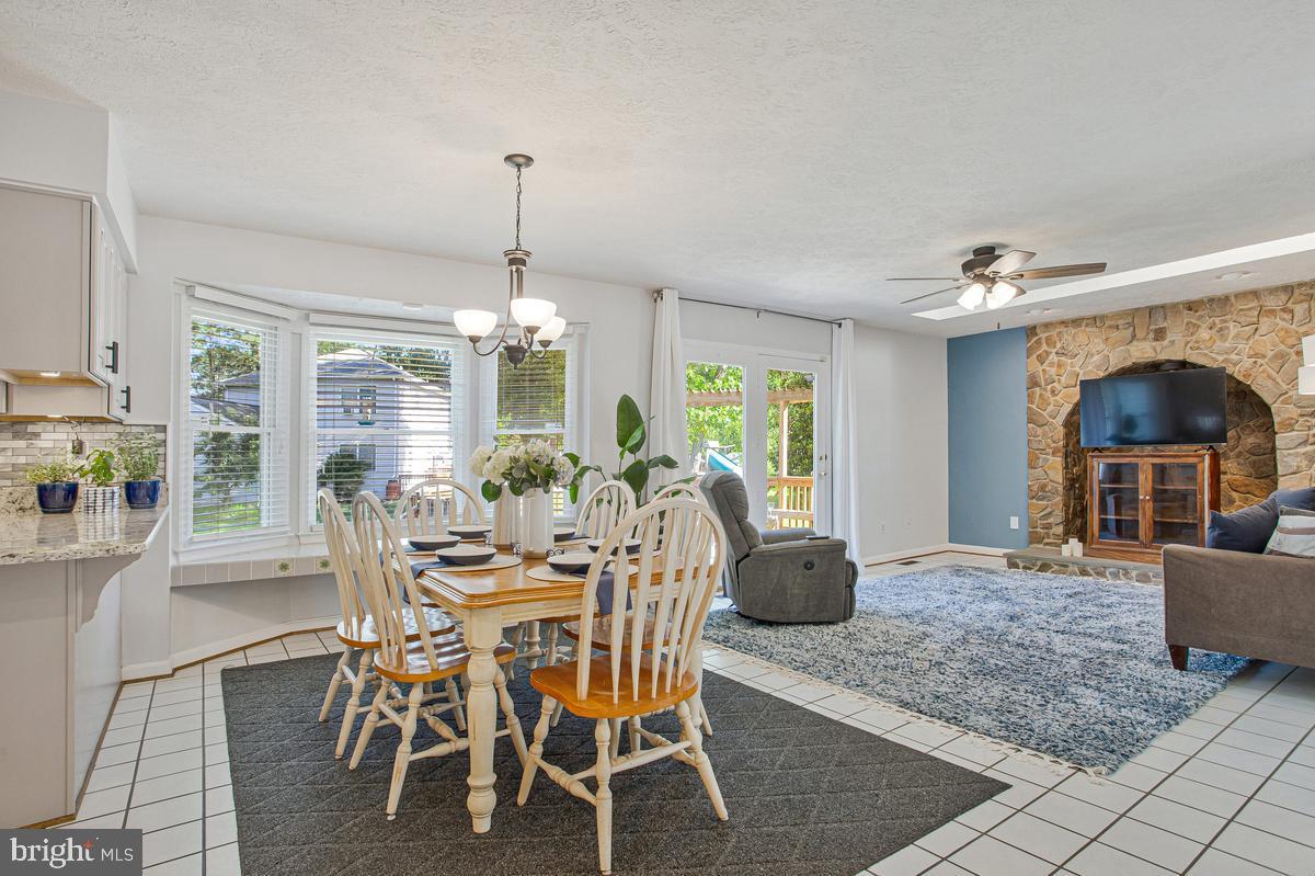 ELMHURST STATION - Residential