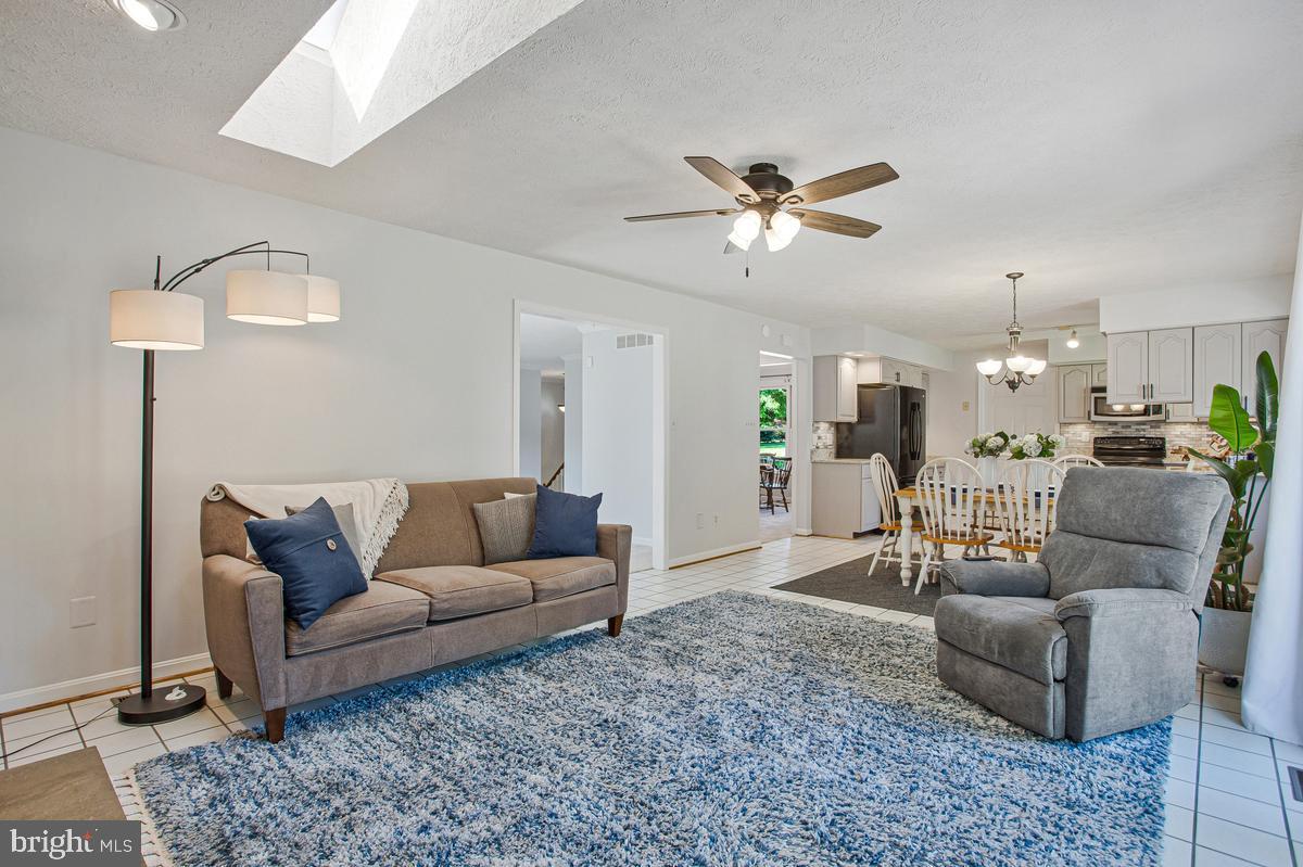 ELMHURST STATION - Residential