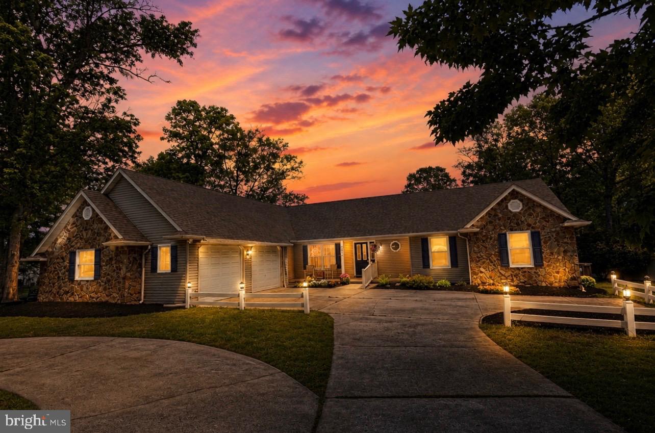 ELMHURST STATION - Residential