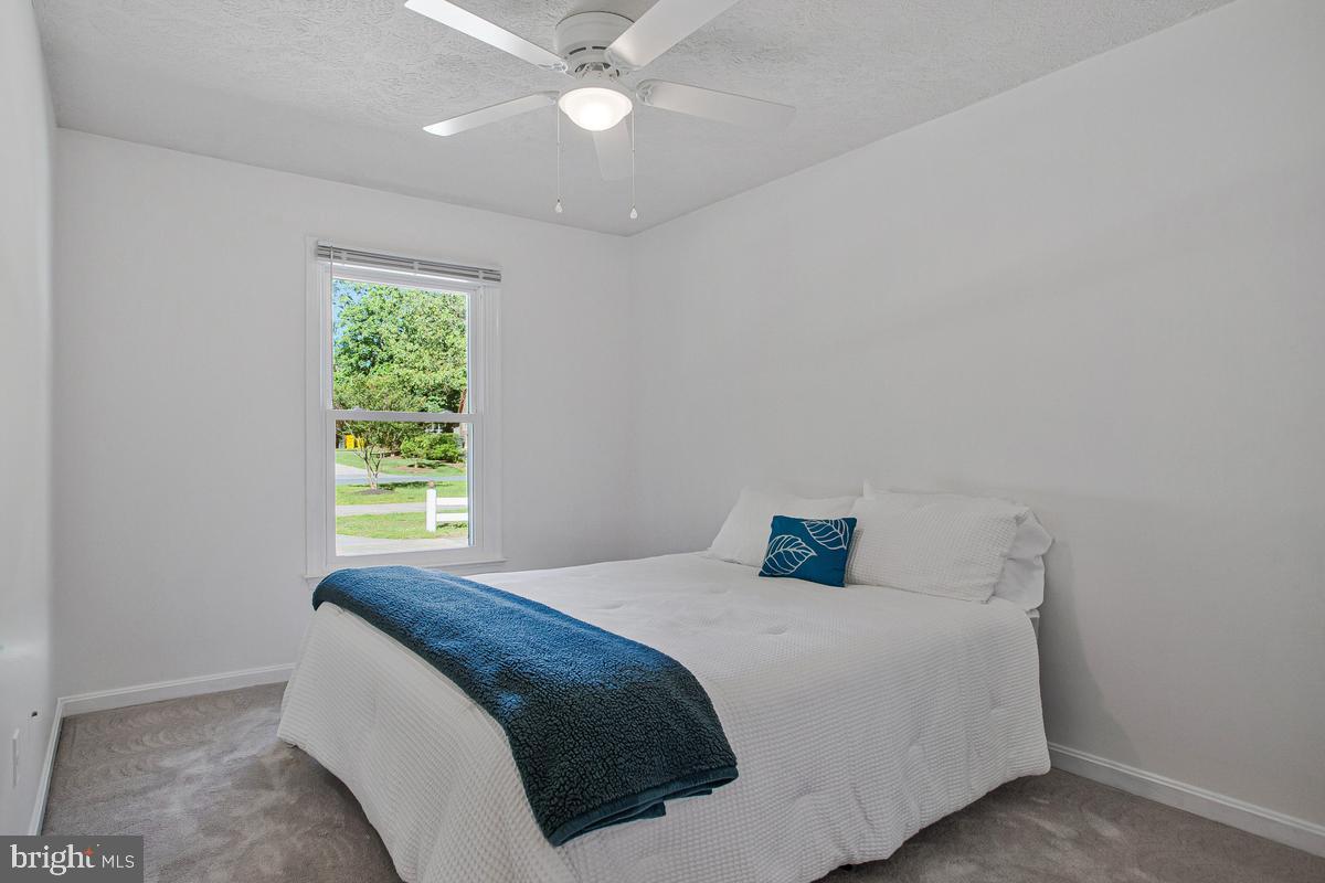 ELMHURST STATION - Residential