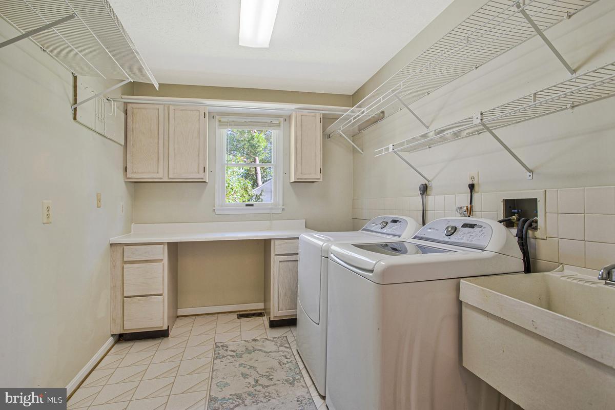 ELMHURST STATION - Residential