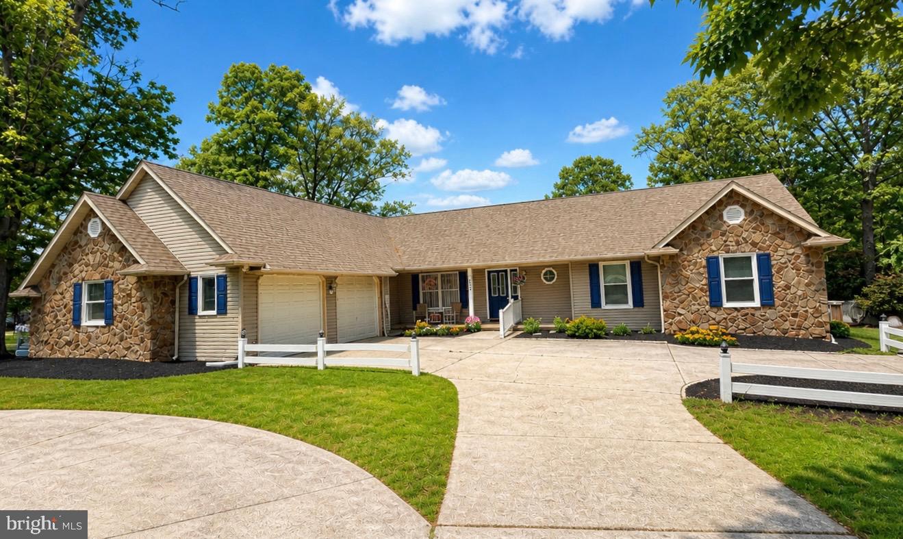 ELMHURST STATION - Residential