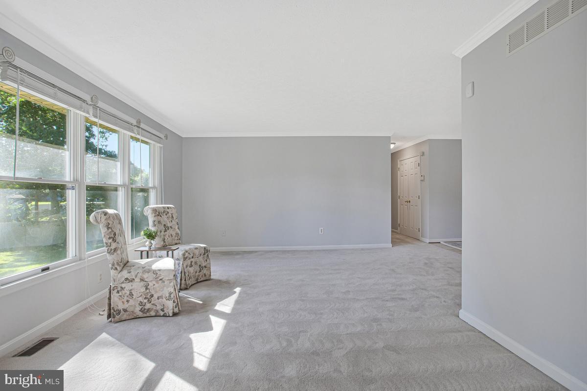 ELMHURST STATION - Residential