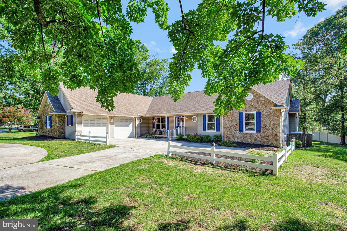 ELMHURST STATION - Residential