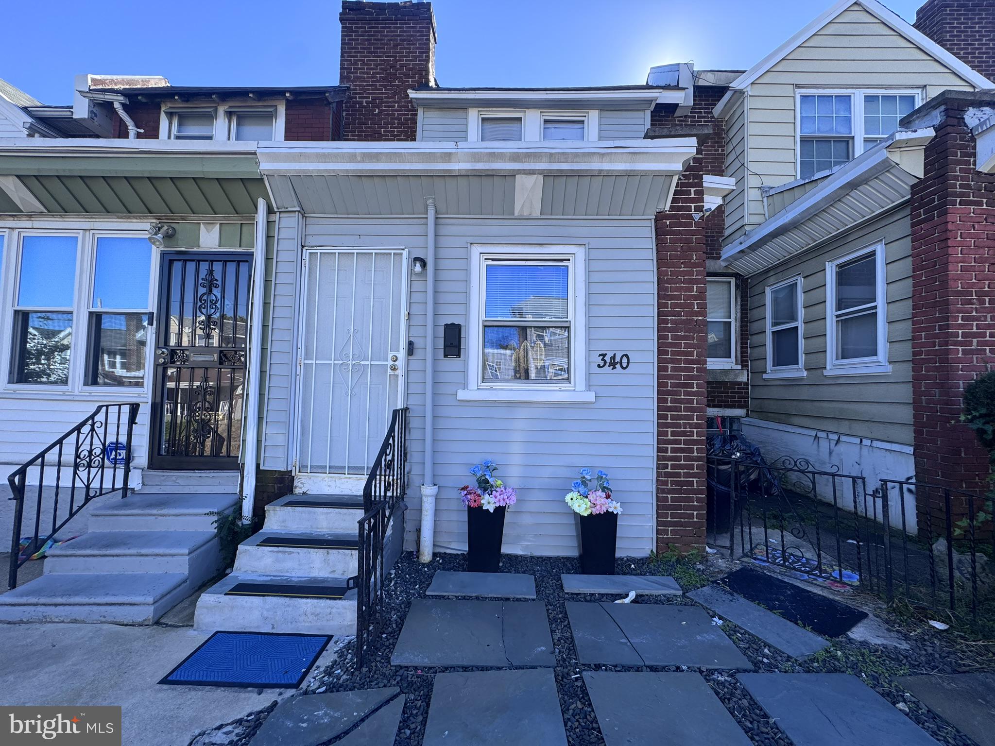 340 W BERKLEY STREET