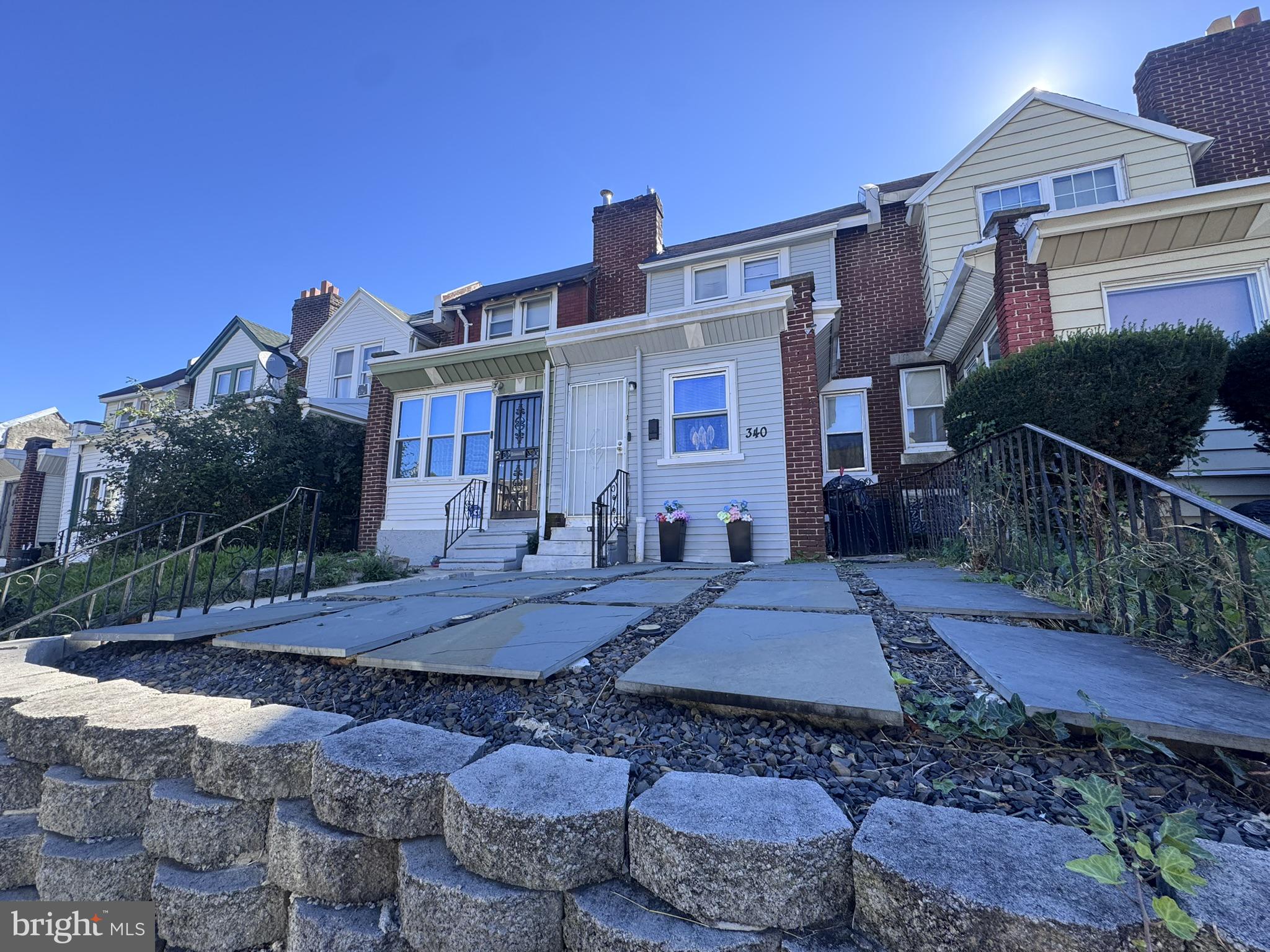 340 W BERKLEY STREET