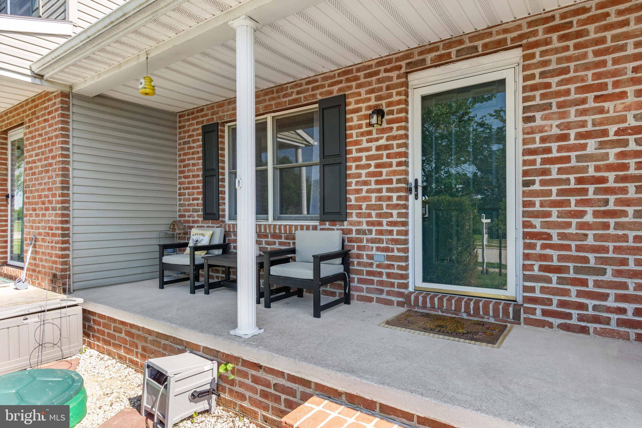 25 PIONEER LANE