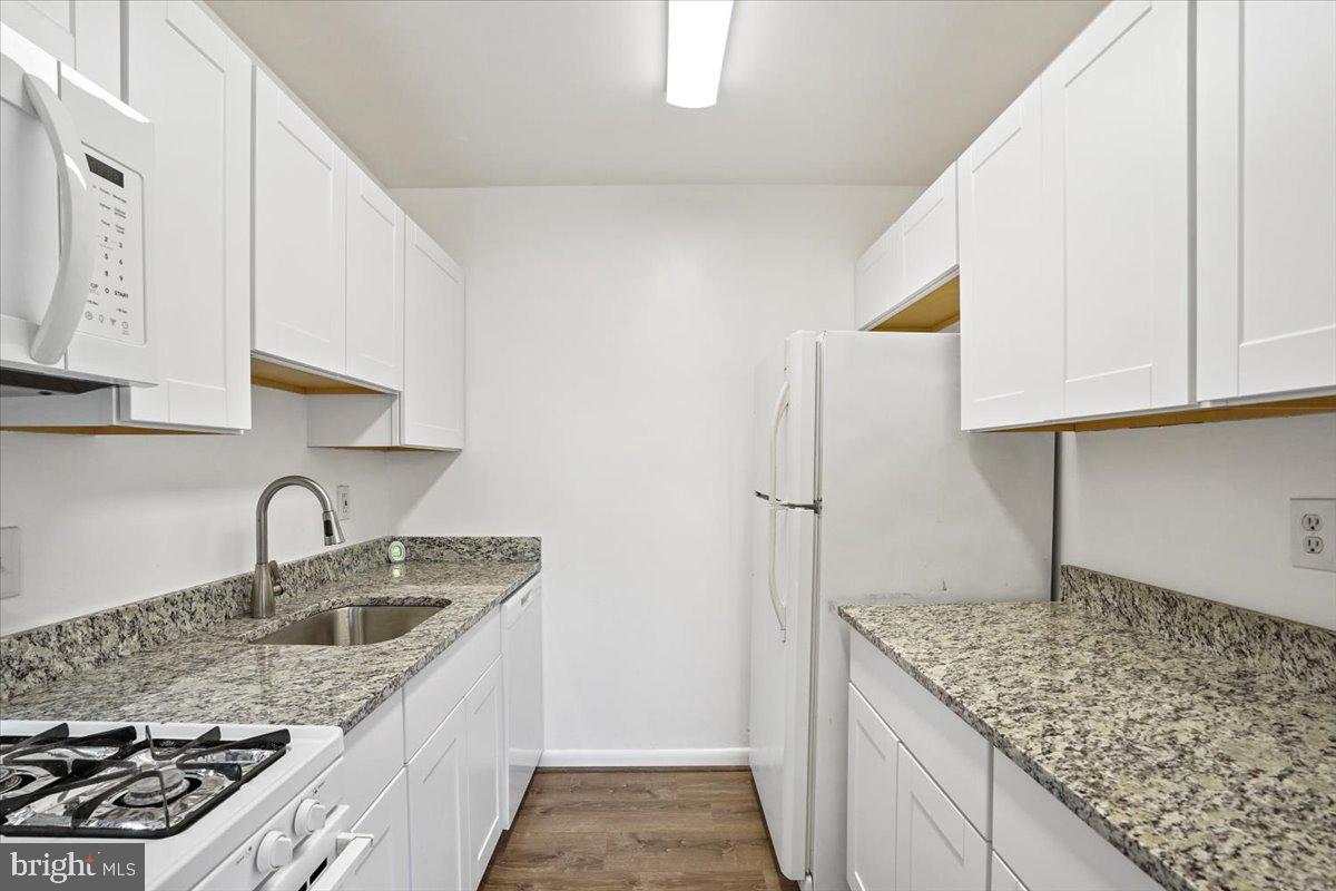 FALLS CHURCH GARDENS - Residential Lease