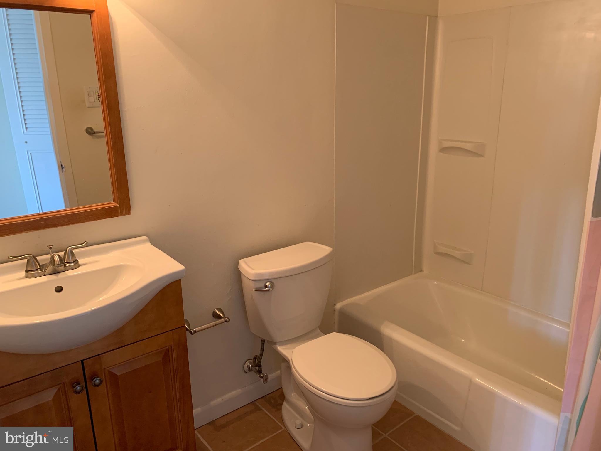 CHARLES VILLAGE - Residential Lease