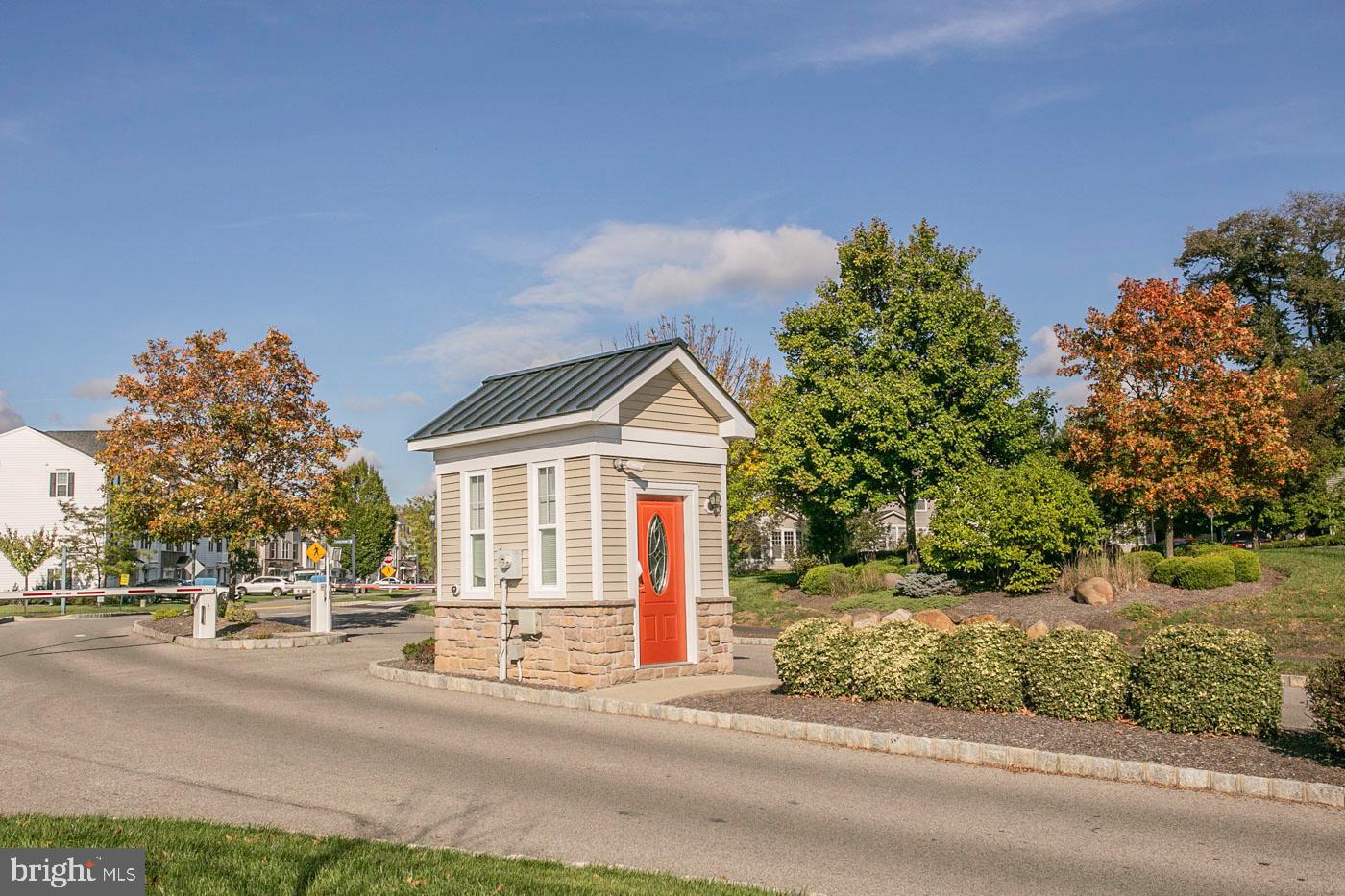 244 MACDONALD AVENUE 16