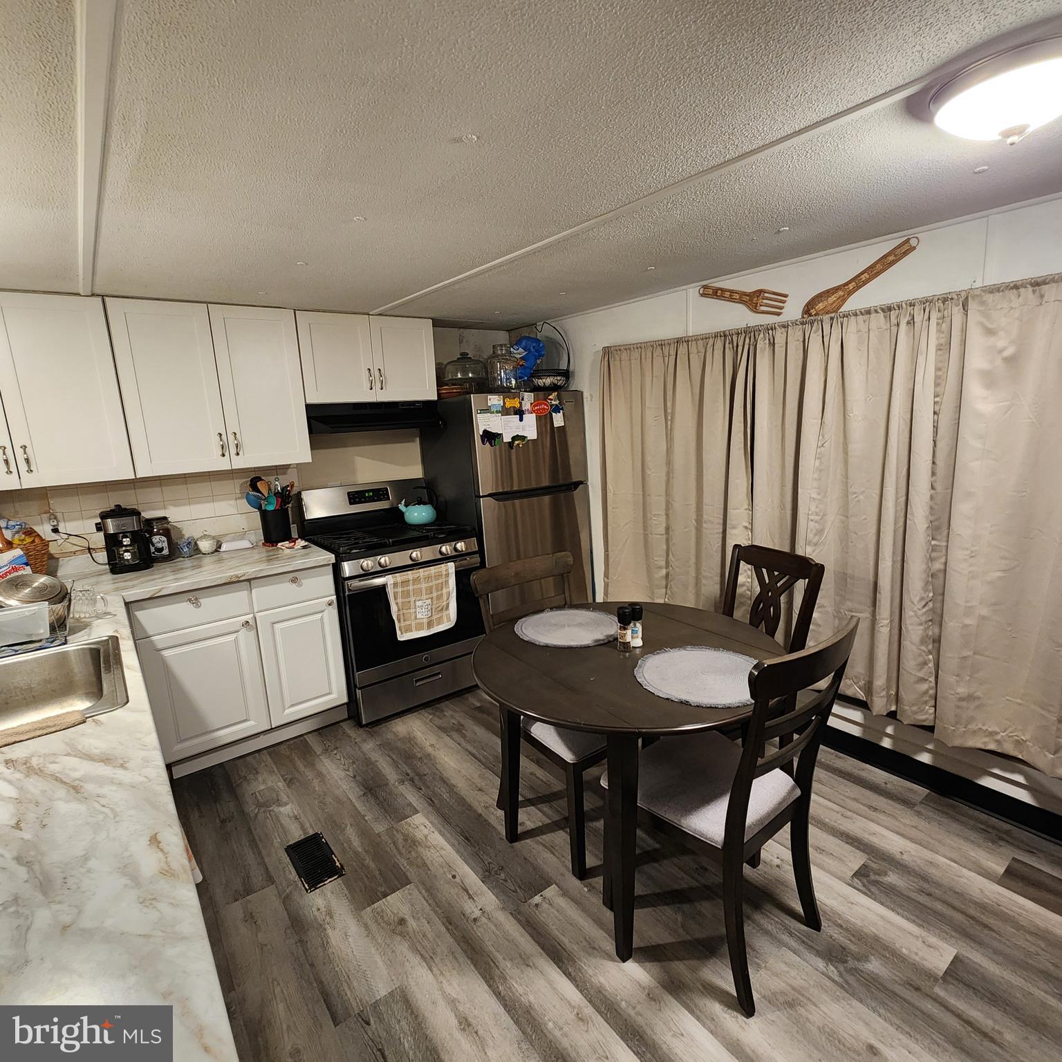 30 MOUNT PLEASANT TRAILER COURT A030