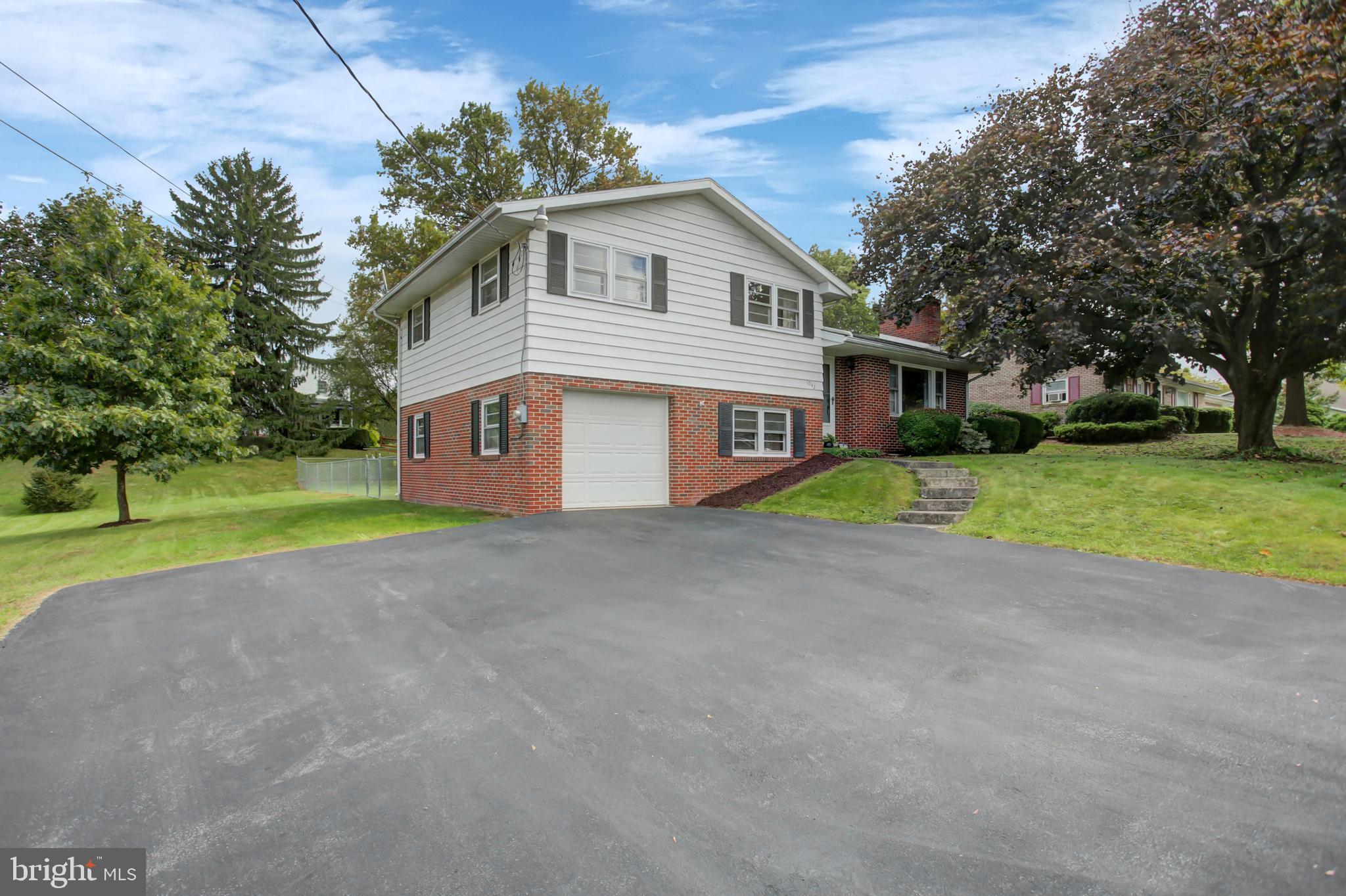 1042 LAURICH DRIVE