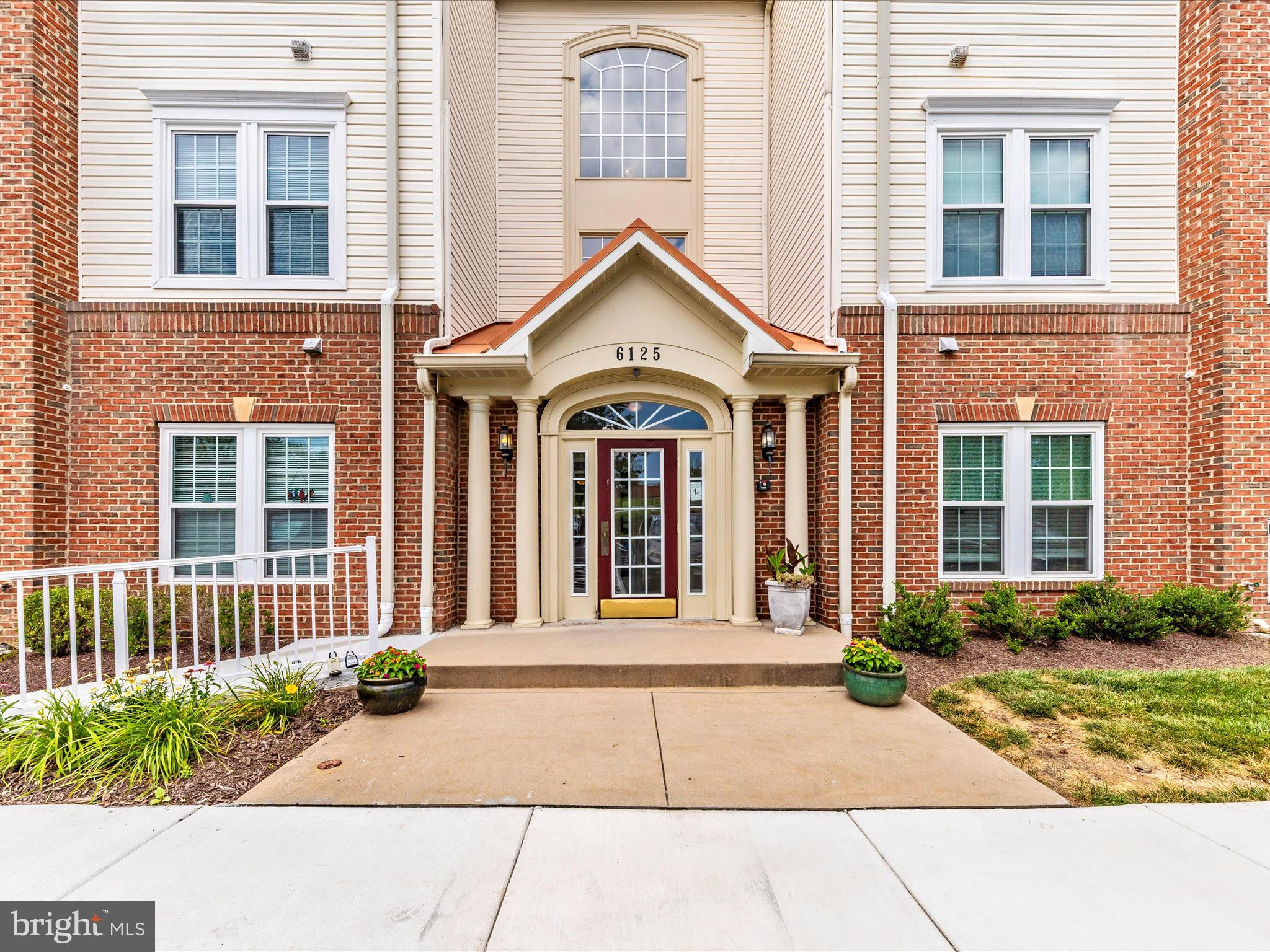 SPRING RIDGE - Residential