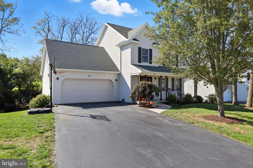 Photo of 8 Dove Court, DILLSBURG, PA 17019 (MLS # PAYK2091702)