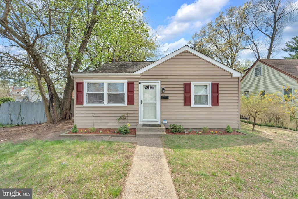 Photo of 111 E Park Avenue, LINDENWOLD, NJ 08021 (MLS # NJCD2114208)