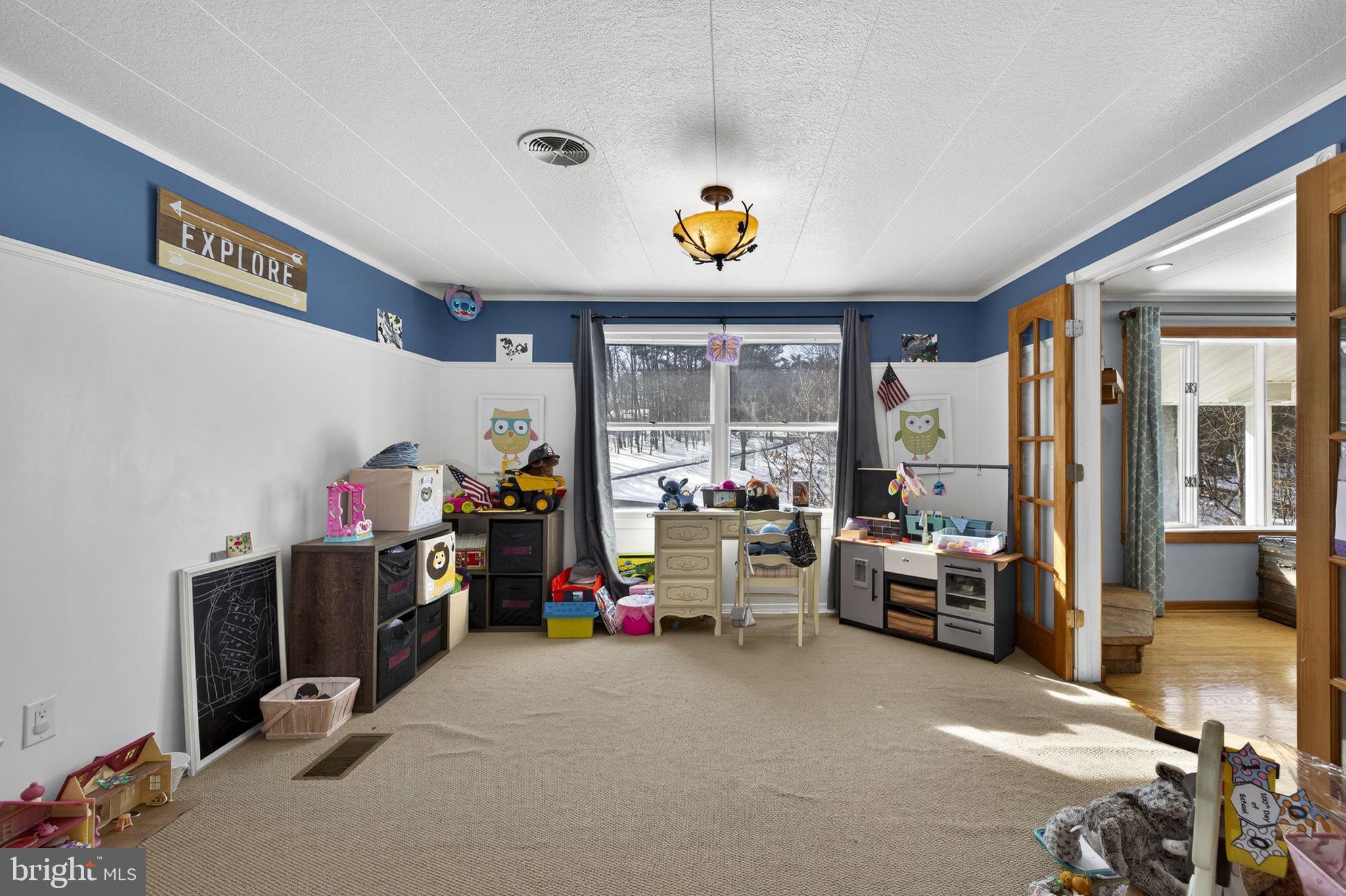 SHIRLEY FARMS - Residential