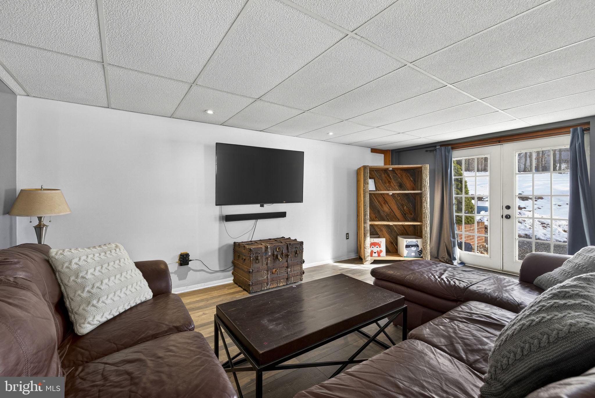 SHIRLEY FARMS - Residential